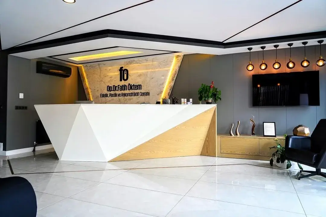 Reception desk at Prof. Dr. Fatih Öktem's practice